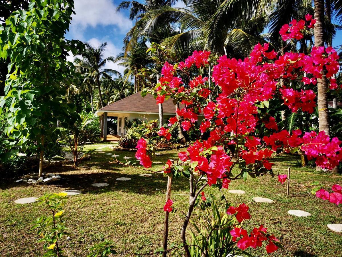 Sunset Cove Beach & Dive Resort Romblon Exterior foto